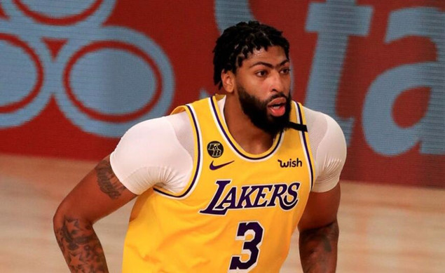  浓眉哥统治禁区湖人战胜太阳队  